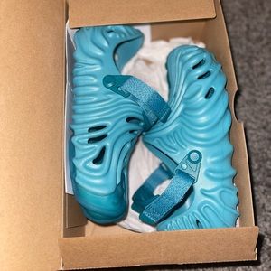 Salahe Bembury Crocs